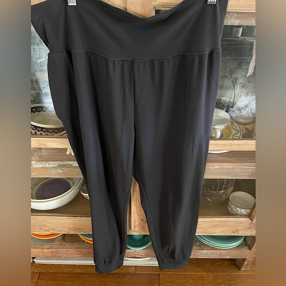 Xl tall Athleta Salutation Jogger, black
